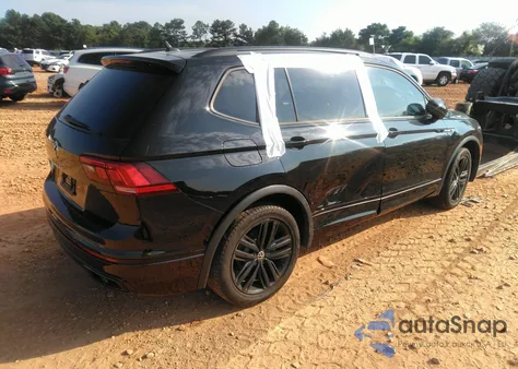 2022 Volkswagen Tiguan 2.0T Se R-Line Black z USA, uszkodzony, nr VIN 3VVCB7AX0NM058630